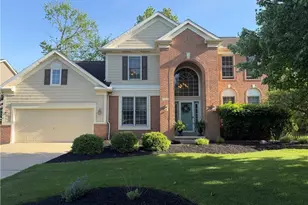 19465 Blue Spruce Dr, Strongsville, OH 44149 - Photo 2