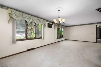 3516 Meadowbrook Drive, Lorain, OH 44053 - Photo 8