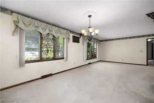 3516 Meadowbrook Dr, Lorain, OH 44053 - Photo 8