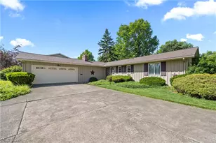 3516 Meadowbrook Dr, Lorain, OH 44053 - Photo 2