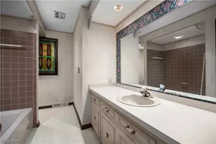 3516 Meadowbrook Dr, Lorain, OH 44053 - Photo 16