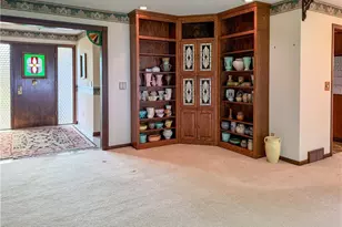 3516 Meadowbrook Dr, Lorain, OH 44053 - Photo 12