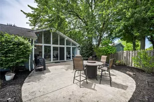 150 Greenbriar Dr, Aurora, OH 44202 - Photo 4