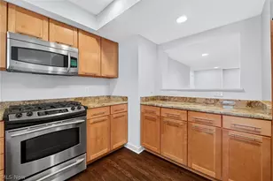 2282 W 5th St, Loveland, OH 44113 - Photo 8