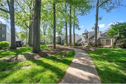 1376 Bobby Lane #32, Westlake, OH 44145 - Photo 4