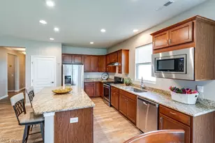8081 Parkcroft Dr, Mentor, OH 44060 - Photo 6