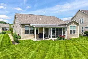 8081 Parkcroft Dr, Mentor, OH 44060 - Photo 4