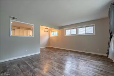 1151 Ruth Avenue, Cuyahoga Falls, OH 44221 - Photo 4