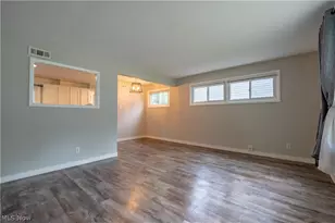 1151 Ruth Ave, Cuyahoga Falls, OH 44221 - Photo 4