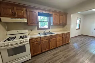 422 N Center St, LaGrange, OH 44050 - Photo 8
