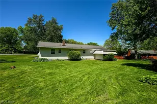 614 N Hidden Valley Rd, Cuyahoga Falls, OH 44223 - Photo 4