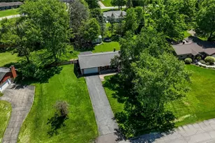 614 N Hidden Valley Rd, Cuyahoga Falls, OH 44223 - Photo 8