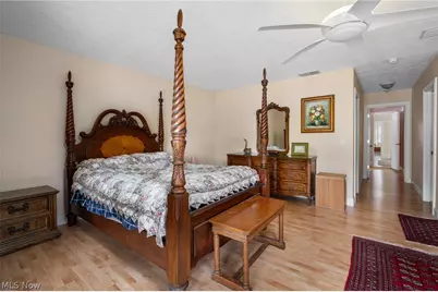 6560 Barton Road, North Olmsted, OH 44070 - Photo 20