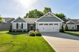 141 W Spring Dr, Elyria, OH 44035 - Photo 2
