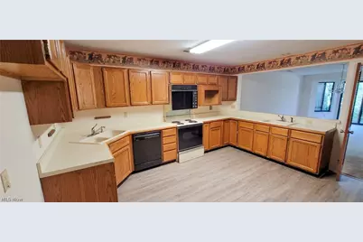 1745 Brookwood Drive, Akron, OH 44313 - Photo 8