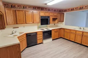 1745 Brookwood Dr, Akron, OH 44313 - Photo 8