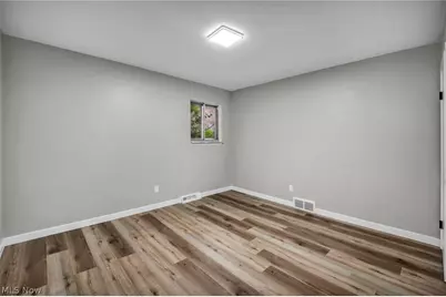 5597 Kenton Avenue, Maple Heights, OH 44137 - Photo 20