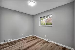 5597 Kenton Ave, Maple Heights, OH 44137 - Photo 16