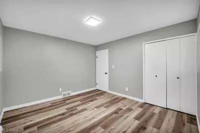 5597 Kenton Avenue, Maple Heights, OH 44137 - Photo 18