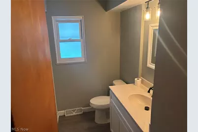 2265 S Hawkins Avenue, Akron, OH 44314 - Photo 22