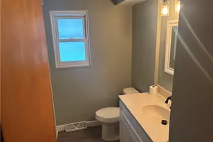2265 S Hawkins Ave, Akron, OH 44314 - Photo 22