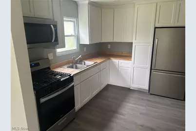 2265 S Hawkins Avenue, Akron, OH 44314 - Photo 6