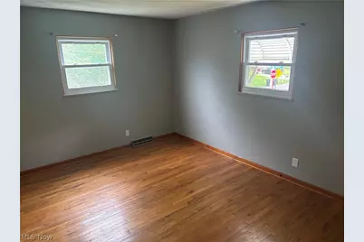 2265 S Hawkins Avenue, Akron, OH 44314 - Photo 16