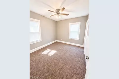4006 E 41st Street, Newburgh Heights, OH 44105 - Photo 12