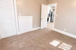 4006 E 41st St, Newburgh Heights, OH 44105 - Photo 6