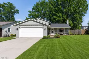 4621 Tanglewood Dr, Lorain, OH 44053 - Photo 2