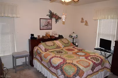 132 N Sugar Street, St Clairsville, OH 43950 - Photo 2