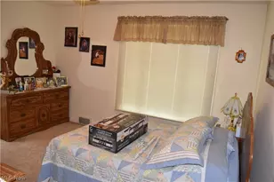 132 N Sugar St, St Clairsville, OH 43950 - Photo 8
