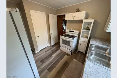 727 Wooster Road N, Barberton, OH 44203 - Photo 36