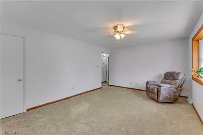 316 Thelma Drive, Sheffield Lake, OH 44054 - Photo 4