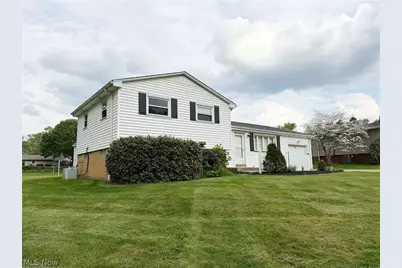 7090 Hillridge Avenue NE, Canton, OH 44721 - Photo 2