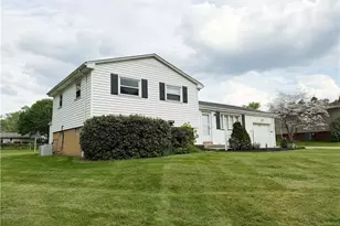 7090 Hillridge Ave NE, Canton, OH 44721 - Photo 2