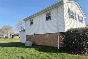 7090 Hillridge Ave NE, Canton, OH 44721 - Photo 4