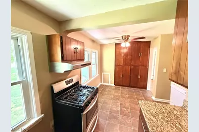 8233 Edgewood Road, Mentor, OH 44060 - Photo 4