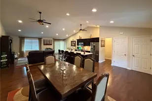 1343 Courtland Rd, Weirton, WV 26062 - Photo 6