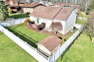 1343 Courtland Rd, Weirton, WV 26062 - Photo 4