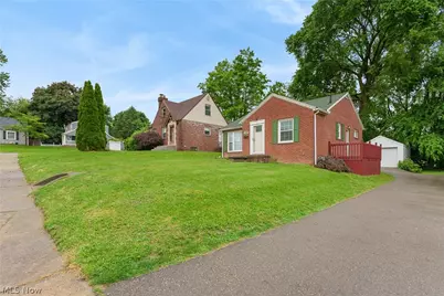 1307 23rd Street NE, Canton, OH 44714 - Photo 2