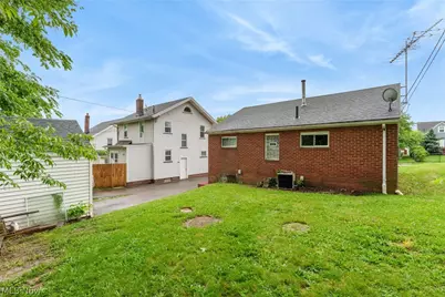1307 23rd Street NE, Canton, OH 44714 - Photo 4