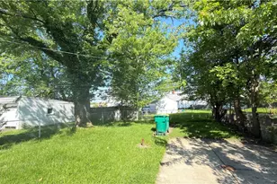 5462 Grasmere Ave, Maple Heights, OH 44137 - Photo 12