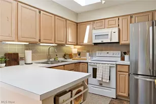 31825 Bayview Dr, Avon Lake, OH 44012 - Photo 6