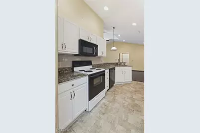 1210 Pebble Chase Circle NE, Massillon, OH 44646 - Photo 14