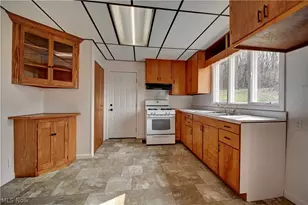 12413 Lick Run Rd, Newcomerstown, OH 43832 - Photo 4