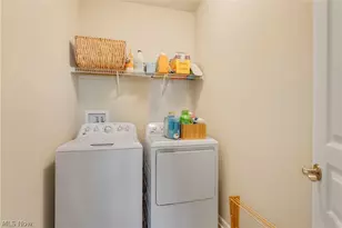 8024 Parkcroft Dr, Mentor, OH 44060 - Photo 20