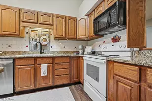 1904 Indian Hills Trail, Akron, OH 44313 - Photo 6