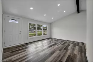 9151 Cranbrook Dr, Northfield Center, OH 44067 - Photo 8