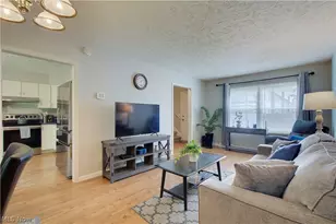 8225 Lancaster Dr, Mentor, OH 44060 - Photo 4